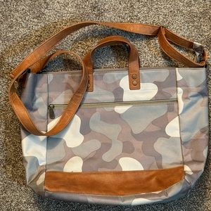 Thirty-one Camo Shoulder Bag